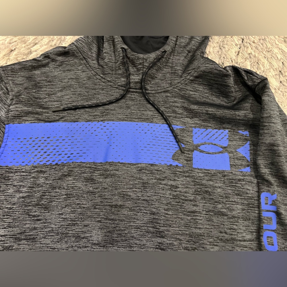 Like brand new mens hoodie. Under armour size XXL - Picture 2 of 3